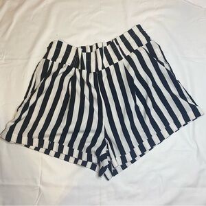 Emery Rose  High Waist Black and White Striped Shorts Size 2XL